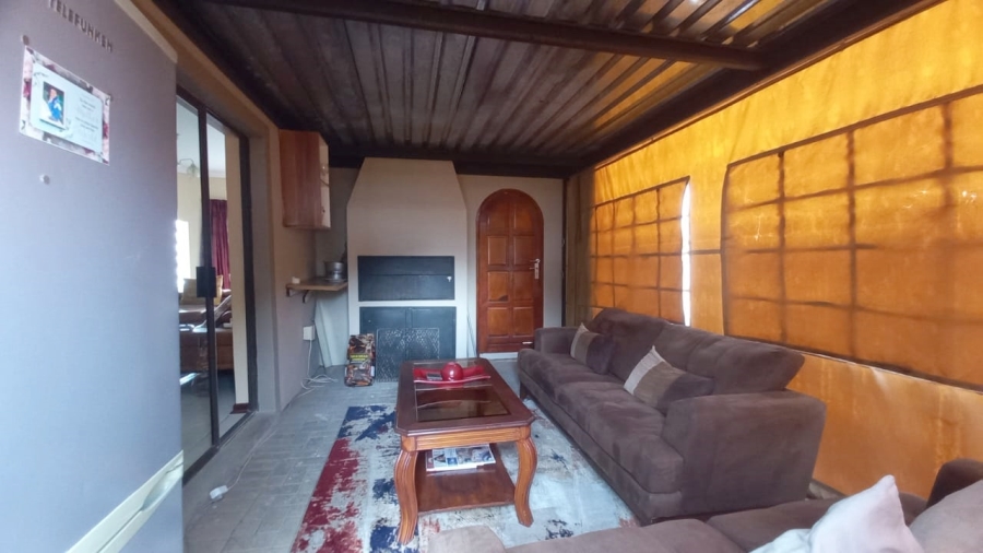 To Let 4 Bedroom Property for Rent in Mandela View Free State